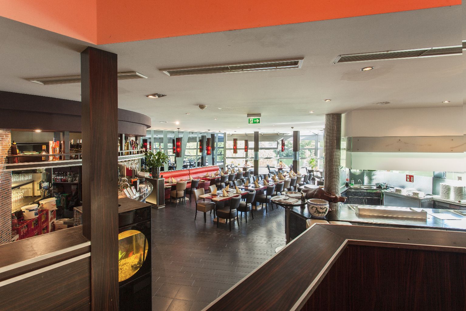 Restaurant mit Bar und Buffet